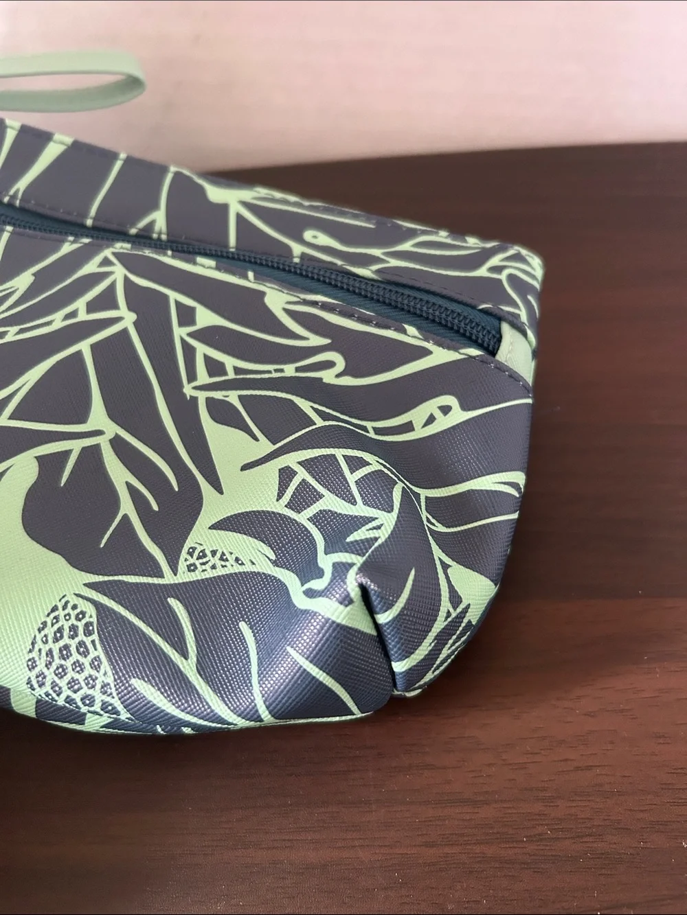 Manaola Kinolau Tropical  Zip Clutch with Strap